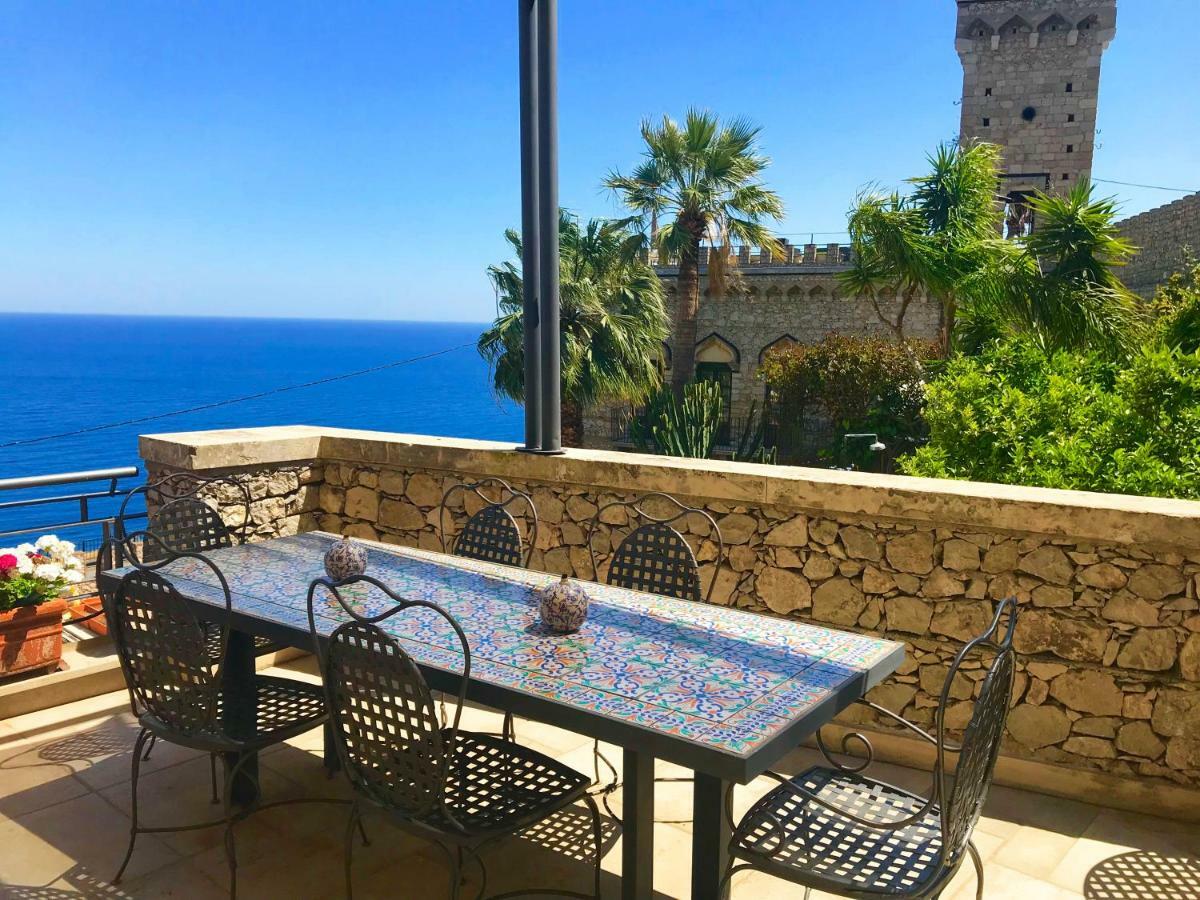 VILLA ELEONORA ISOLA BELLA Sea view Small Pool + Jacuzzi Taormina Esterno foto